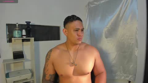 Snapshot of coltonmassif_ chatting on 12-04-24, 06:44 coltonmassif_ online show from 12-04-24, 06:44