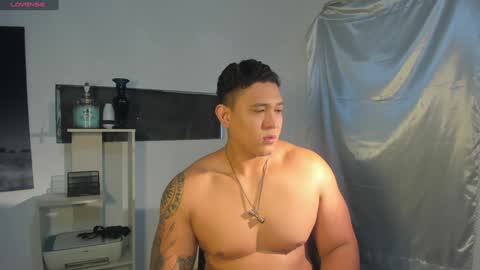 Snapshot of coltonmassif_ chatting on 12-15-24, 11:45 coltonmassif_ online show from 12-15-24, 11:45