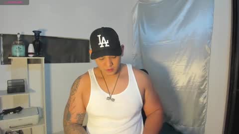 Snapshot of coltonmassif_ chatting on 12-21-24, 03:36 coltonmassif_ online show from 12-21-24, 03:36