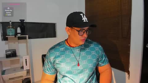 Snapshot of coltonmassif_ chatting on 01-12-25, 07:32 coltonmassif_ online show from 01-12-25, 07:32