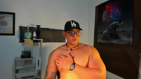 Snapshot of coltonmassif_ chatting on 01-15-25, 12:36 coltonmassif_ online show from 01-15-25, 12:36