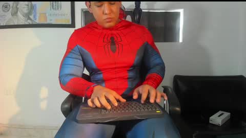 Snapshot of coltonmassif_ chatting on 01-31-25, 04:38 coltonmassif_ online show from 01-31-25, 04:38