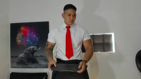 Snapshot of coltonmassif_ chatting on 02-06-25, 04:58 coltonmassif_ online show from 02-06-25, 04:58