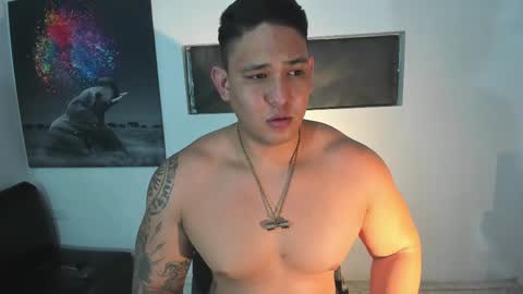 Snapshot of coltonmassif_ chatting on 02-11-25, 12:28 coltonmassif_ online show from 02-11-25, 12:28