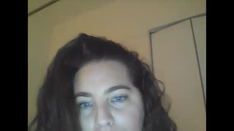Snapshot of comein26 chatting on 05-15-26, 04:19 comein26 online show from 05-15-26, 04:19