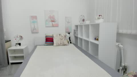 Snapshot of comely_camillla chatting on 03-26-26, 04:07 Camilla online show from 03-26-26, 04:07