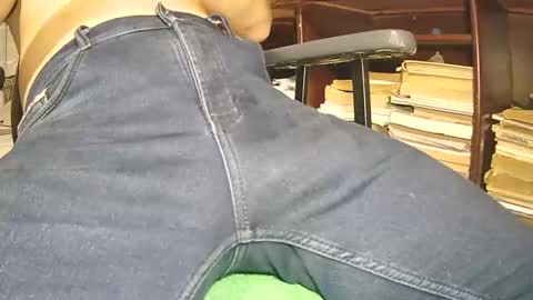 complacent12 online show from 02-03-25, 06:39