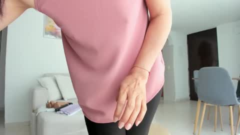 conie28  online show from 09-25-25, 06:33