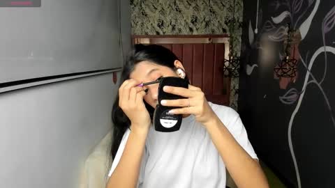 C O N N I E online show from 03-25-26, 07:53