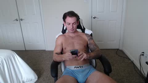 Snapshot of connor_hart chatting on 01-28-25, 08:58 Connor Hart online show from 01-28-25, 08:58