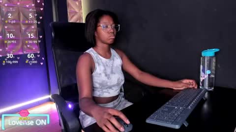 Snapshot of connywellss chatting on 05-16-26, 08:07 Nilo Solem online show from 05-16-26, 08:07