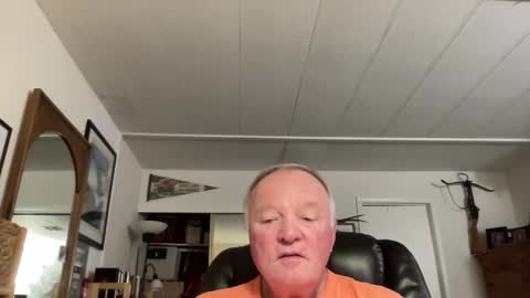 Snapshot of cookoosnest chatting on 11-08-25, 12:55 cookoosnest online show from 11-08-25, 12:55