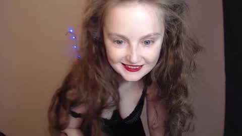 Snapshot of coolamber chatting on 12-01-25, 05:18 Amber online show from 12-01-25, 05:18