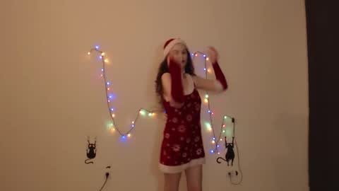 Snapshot of coolamber chatting on 12-23-25, 03:04 Amber online show from 12-23-25, 03:04