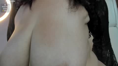 Snapshot of coquette_johnson chatting on 01-04-25, 02:46 Coquette Johnson online show from 01-04-25, 02:46