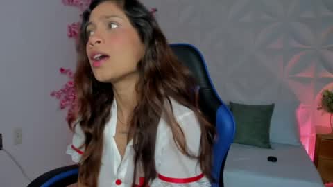 Snapshot of cora22_ chatting on 04-09-26, 01:05 CORA online show from 04-09-26, 01:05