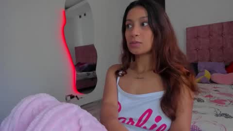 Snapshot of cora22_ chatting on 04-22-26, 12:18 CORA online show from 04-22-26, 12:18