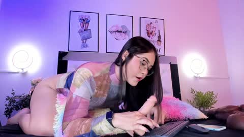 Cora  online show from 01-31-25, 12:17