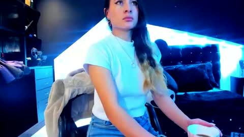 Coral  online show from 02-28-25, 12:20