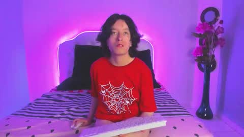 Snapshot of coralandocean chatting on 01-08-26, 06:43 Coral and Ocean online show from 01-08-26, 06:43