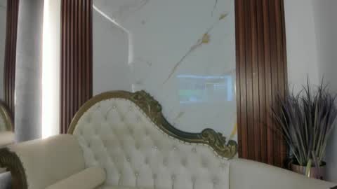 Coralie Bronson online show from 09-10-25, 08:09