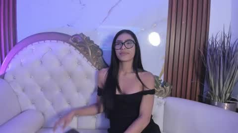 Coralie Bronson online show from 11-11-25, 08:42