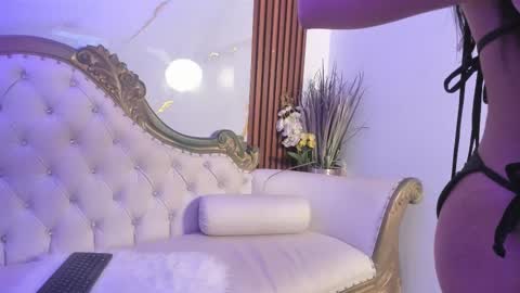 Coralie Bronson online show from 11-29-25, 10:35