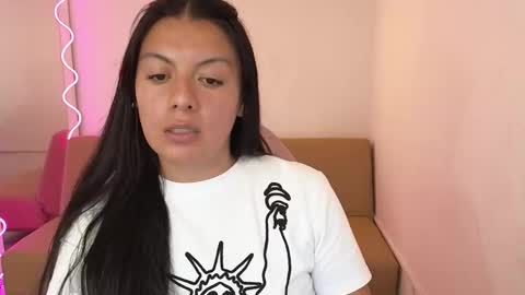 Carolina  online show from 02-05-25, 04:58