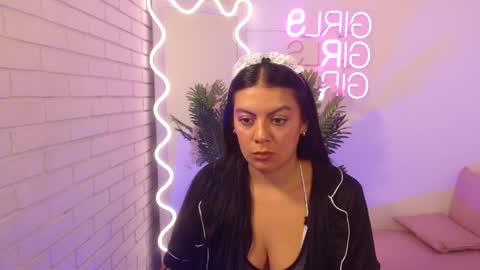 Carolina  online show from 02-08-25, 11:44