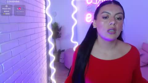 Carolina  online show from 02-11-25, 11:43