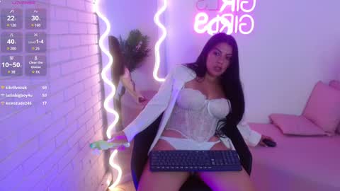 Carolina  online show from 02-12-25, 05:48