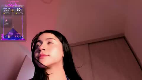 Coralinekam1 online show from 10-11-25, 08:18