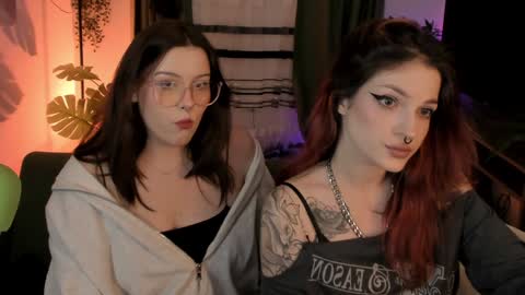 Snapshot of coralinekeyns chatting on 12-07-24, 11:51 little girl who is always right or Coraline online show from 12-07-24, 11:51