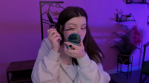 Snapshot of coralinekeyns chatting on 12-17-24, 05:18 little girl who is always right or Coraline online show from 12-17-24, 05:18