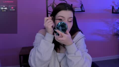 Snapshot of coralinekeyns chatting on 02-17-25, 05:04 little girl who is always right or Coraline online show from 02-17-25, 05:04