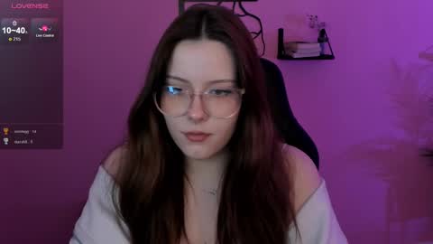 Snapshot of coralinekeyns chatting on 02-28-25, 09:36 little girl who is always right or Coraline online show from 02-28-25, 09:36