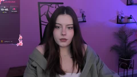 Snapshot of coralinekeyns chatting on 03-12-25, 08:19 little girl who is always right or Coraline online show from 03-12-25, 08:19