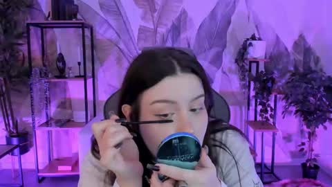 little girl who is always right or Coraline online show from 10-21-25, 05:19