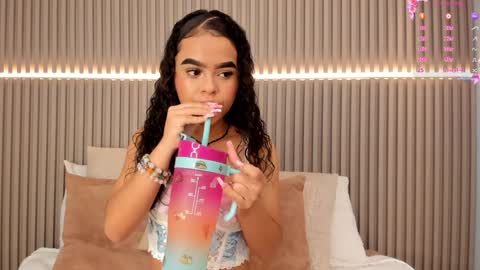 Snapshot of coralineross_ chatting on 01-31-25, 11:03 coralineross_ online show from 01-31-25, 11:03