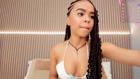 Snapshot of coralineross_ chatting on 02-21-25, 11:11 coralineross_ online show from 02-21-25, 11:11