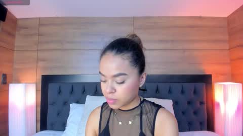 coralineross_ online show from 01-08-26, 10:39
