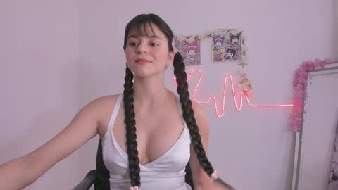 Coraline uwu     Bienvenidos al dulce mundo de Coraline    Hola amores soy Coraline  Una chica  tierna juguetona online show from 04-26-26, 06:16