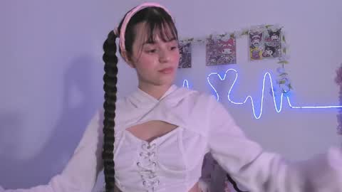 Coraline uwu     Bienvenidos al dulce mundo de Coraline    Hola amores soy Coraline  Una chica  tierna juguetona online show from 05-02-26, 12:04