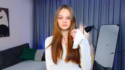 Snapshot of corazonmalinky chatting on 11-10-25, 03:55 Lia online show from 11-10-25, 03:55