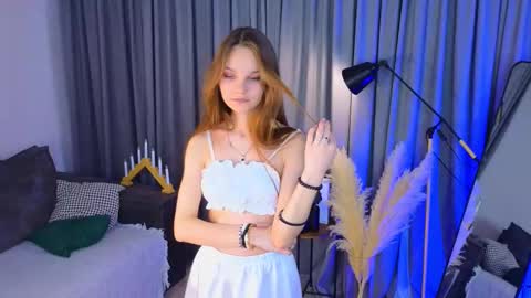 Snapshot of corazonmalinky chatting on 11-21-25, 03:22 Lia online show from 11-21-25, 03:22