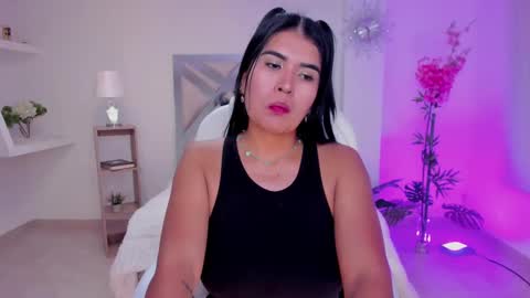 Snapshot of corina_white chatting on 03-05-25, 06:12 Corina White online show from 03-05-25, 06:12