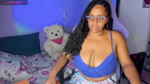 Snapshot of corinastonee chatting on 10-16-25, 12:33 corina online show from 10-16-25, 12:33