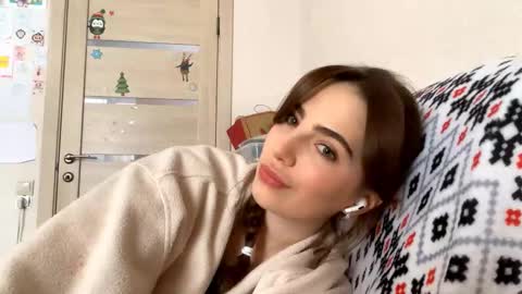 Snapshot of corinemuhn chatting on 02-06-26, 11:46 Sara online show from 02-06-26, 11:46