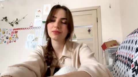 Snapshot of corinemuhn chatting on 02-13-26, 07:15 Sara online show from 02-13-26, 07:15