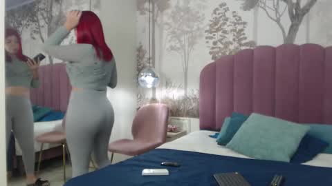 Snapshot of corineray chatting on 10-20-25, 03:12 corineray online show from 10-20-25, 03:12